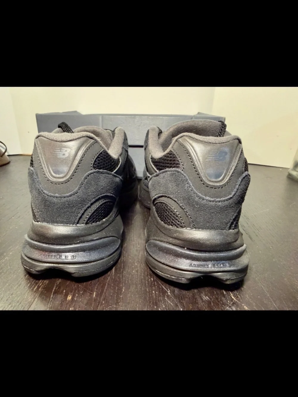 New Balance 2010 ABZORB Running Shoes Sneakers Black Cement Mens 11D/Womans 12.5